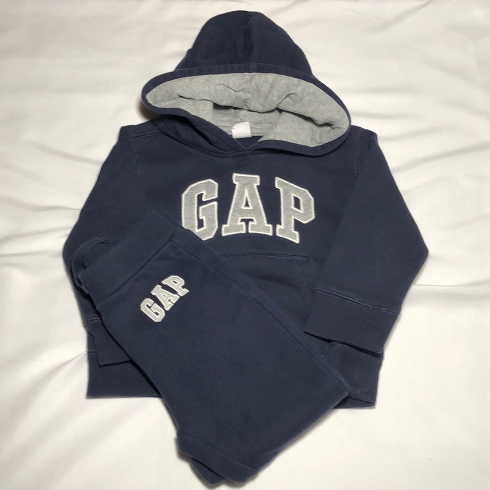 Toddler boy GAP outfit EUC